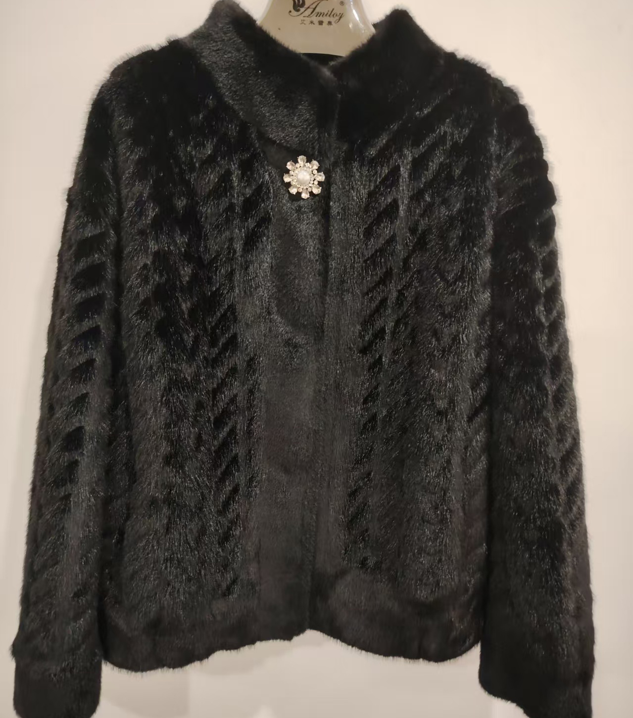 Elegantly Designed Women's Faux Mink Coat with Texture Ideal Autumn/Winter Layering Piece