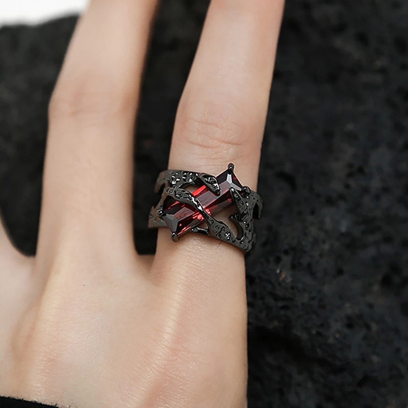Star Union Thorn Red for Men and Women, Light Luxury, niche Design, Dark Style, Hollow Metal Open Ring