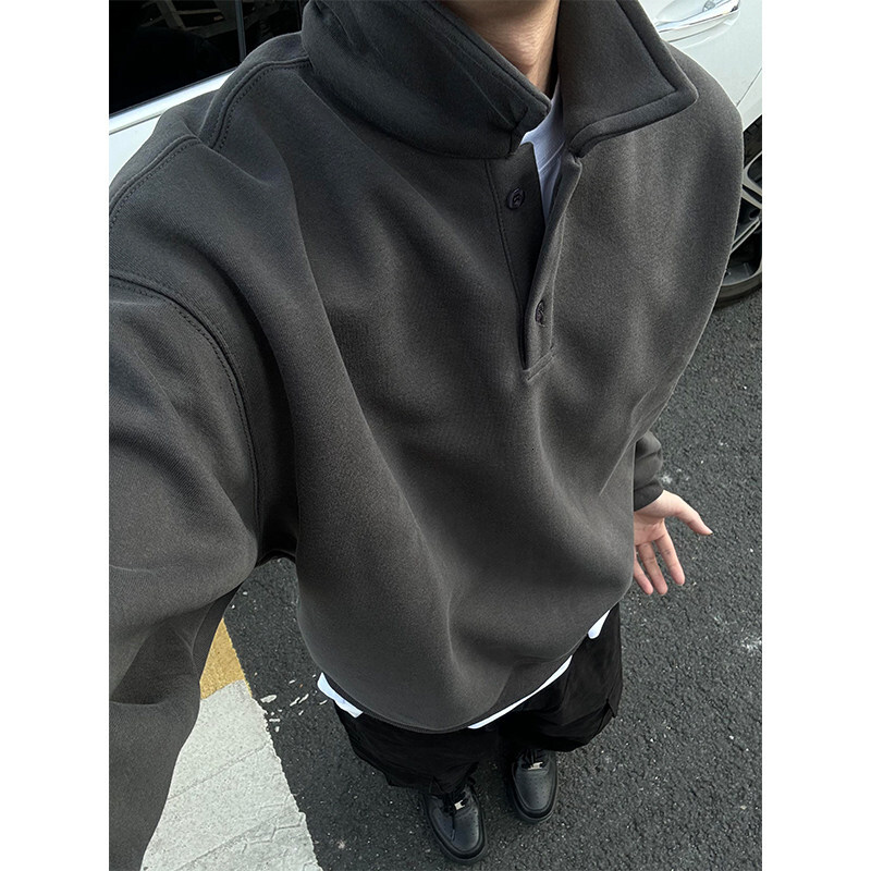 Dark gray polo collar sweatshirt for men in spring autumn, a high-end feel, paired with long sleeved undershirt and American style lapel jacket