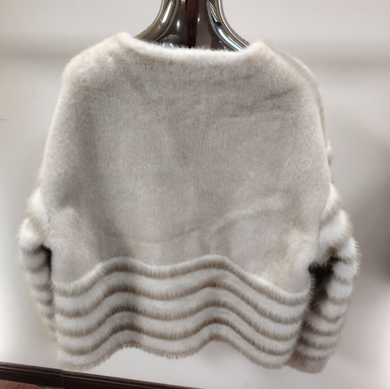 Elegant Womens Textured Faux Mink Outerwear Jacket - Perfect for Fall & Winter Chills