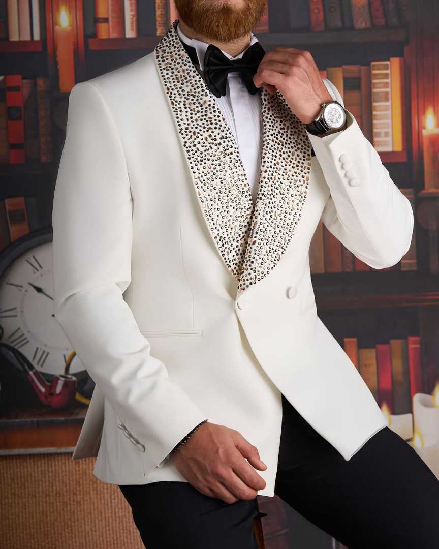 Luxury White Men Wedding Suits Peaked Lapel With Beaded Placket Ribbon Tuxedos Groom Party 2 Pieces Blazer Pants Customized Suit(Coat+Pants)