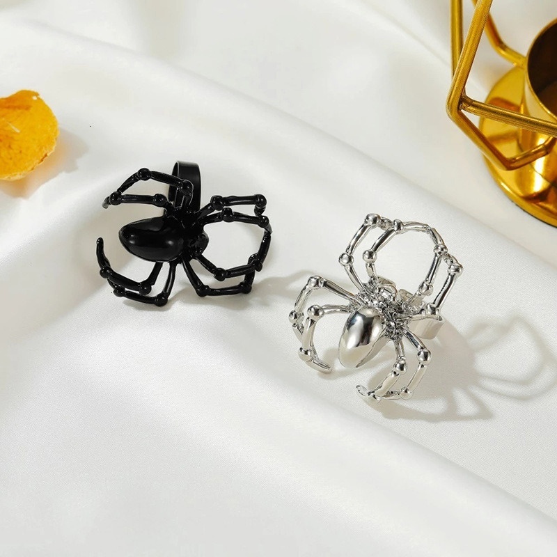 Xinghe simulation spider ring Halloween props Ghost Festival prank toys Gothic accessories