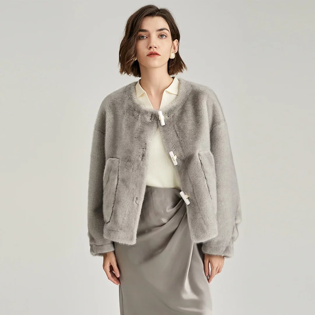 Trendy Designer-Inspired Short Ladies' Overcoat Made of Soft Imitation Mink