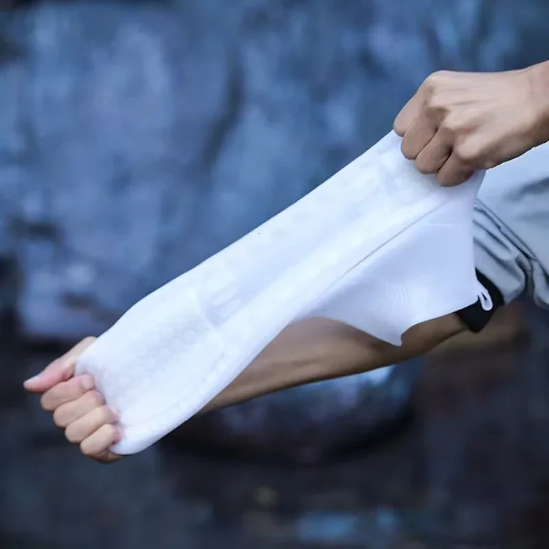 1 pair of reusable waterproof shoe covers silicone anti slip elastic neutral rain protectors for outdoor rainy days y250428s