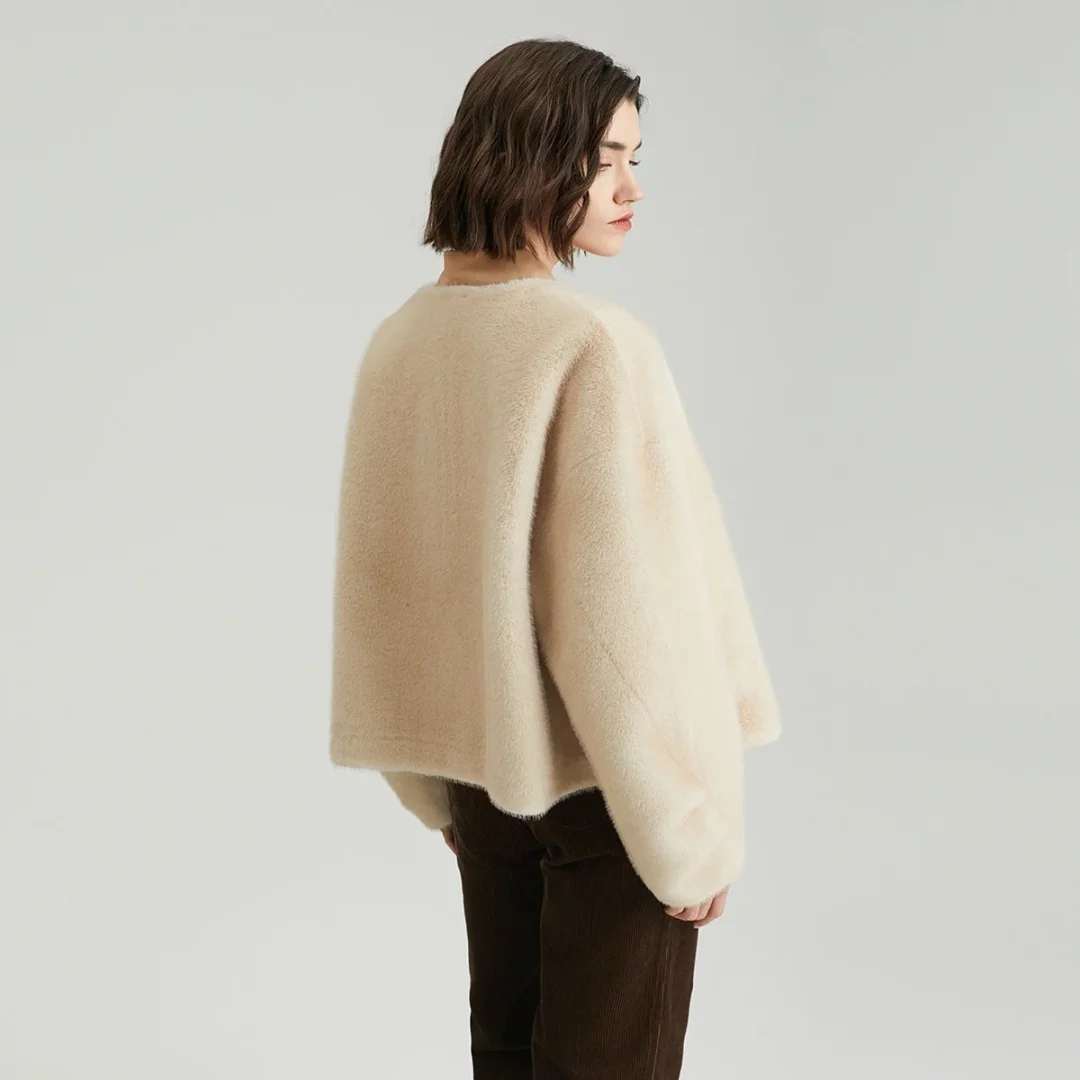 Trendy Designer-Inspired Short Ladies' Overcoat Made of Soft Imitation Mink