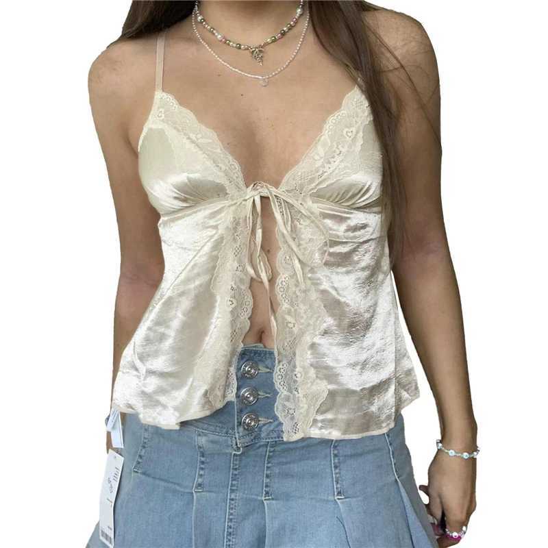 Xingqing 2024 summer lace close fitting vest top beige pink womens sleeveless V-neck slim fit vest top sweet sexy fashionable sweet crop topXJ250508