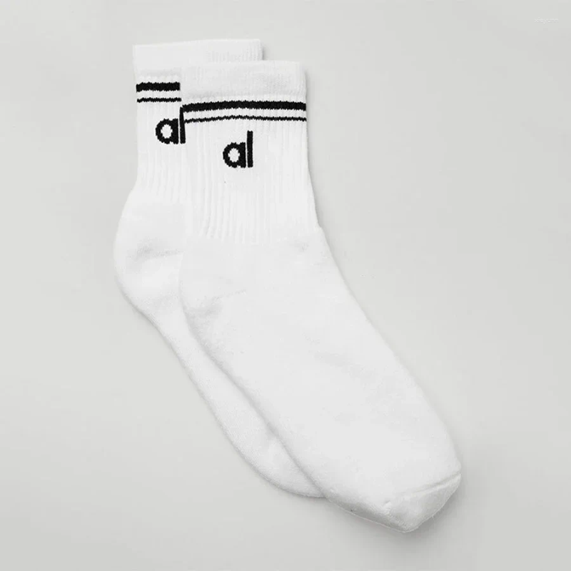 Designer Brand Men's Socks Retro Cotton Yoga Sports Sock Medium Long Pilates Fitness Mens Women's
