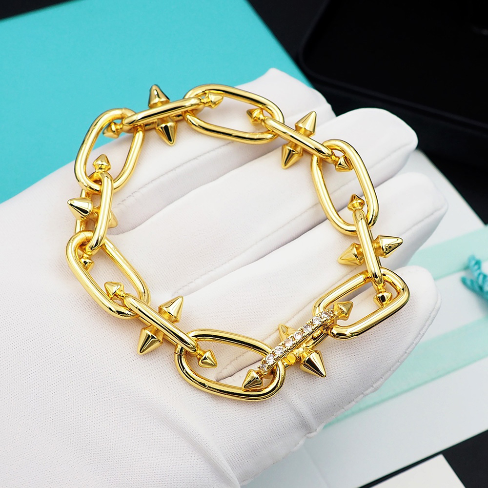 Designer Women Bracelet Couple High end Luxury Classic Fashion Christmas Birthday Gift Valentine Day TTT