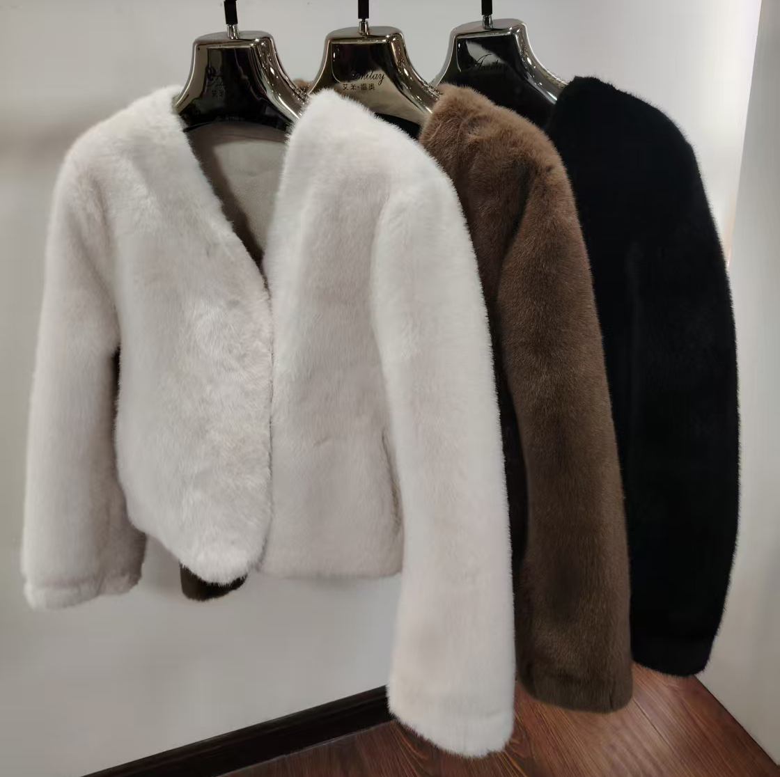 Elegant Women's Faux Fur Coat with Long Sleeves for Autumn/Winter - Warm V-neck Design