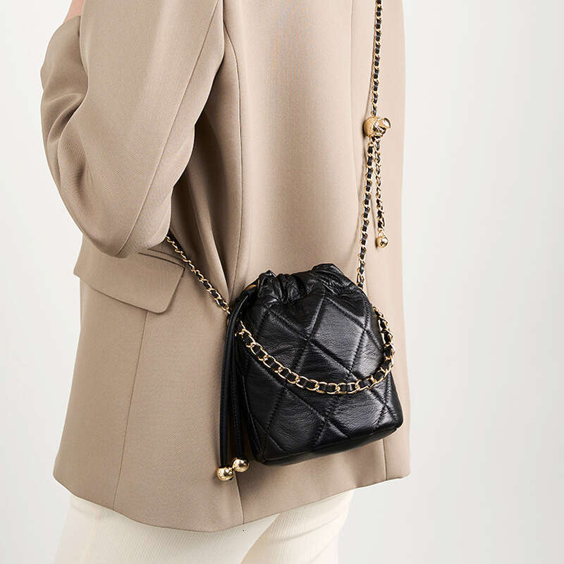 Calf Top Layer Hand Held Chain Leather Small New High End Water Bucket Versatile Single Shoulder Crossbody Bag