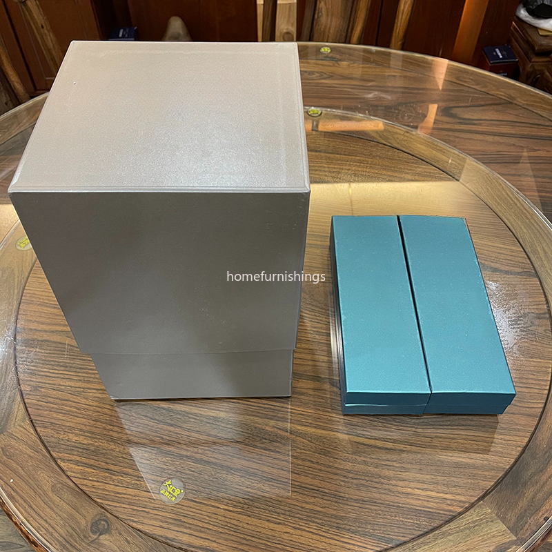 Set Posate 24 Pezzi Placcatura Argento Con Custodia a Forma di Uovo Design Elegante