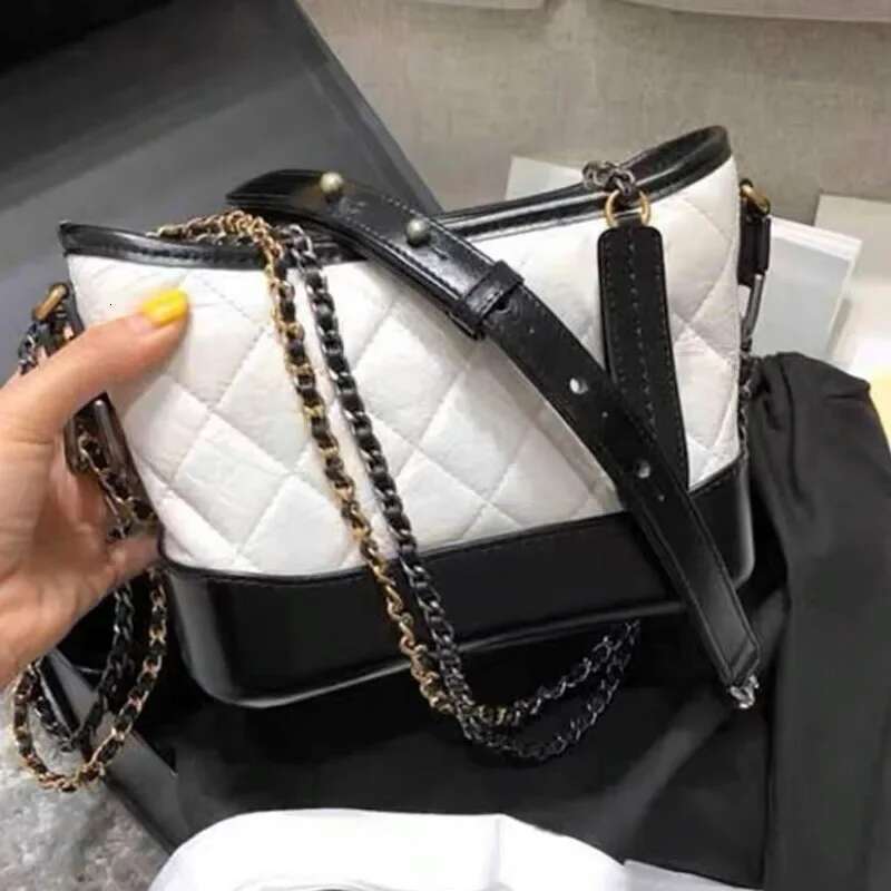 2023 New Cf Genuine Leather Tweed Style Crossbody Versatile Women's Shoulder Bag Fashionable Handbag Chain