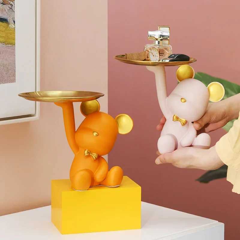 Car key bear storage rack cartoon cute bear picture mobile phone key holder mobile bracket shelf tray house decoration table accessories Y250509