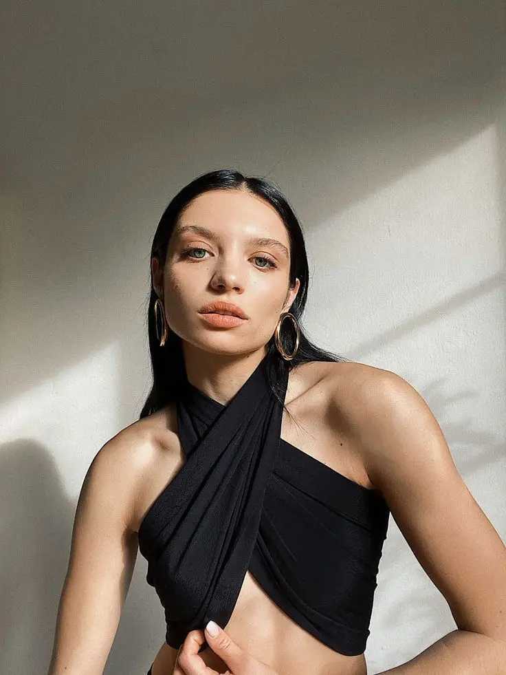 Black sleeveless sexy crop top womens backless lace camisole wireless Bralette tank spaghetti strap camisole crop topXJ250508