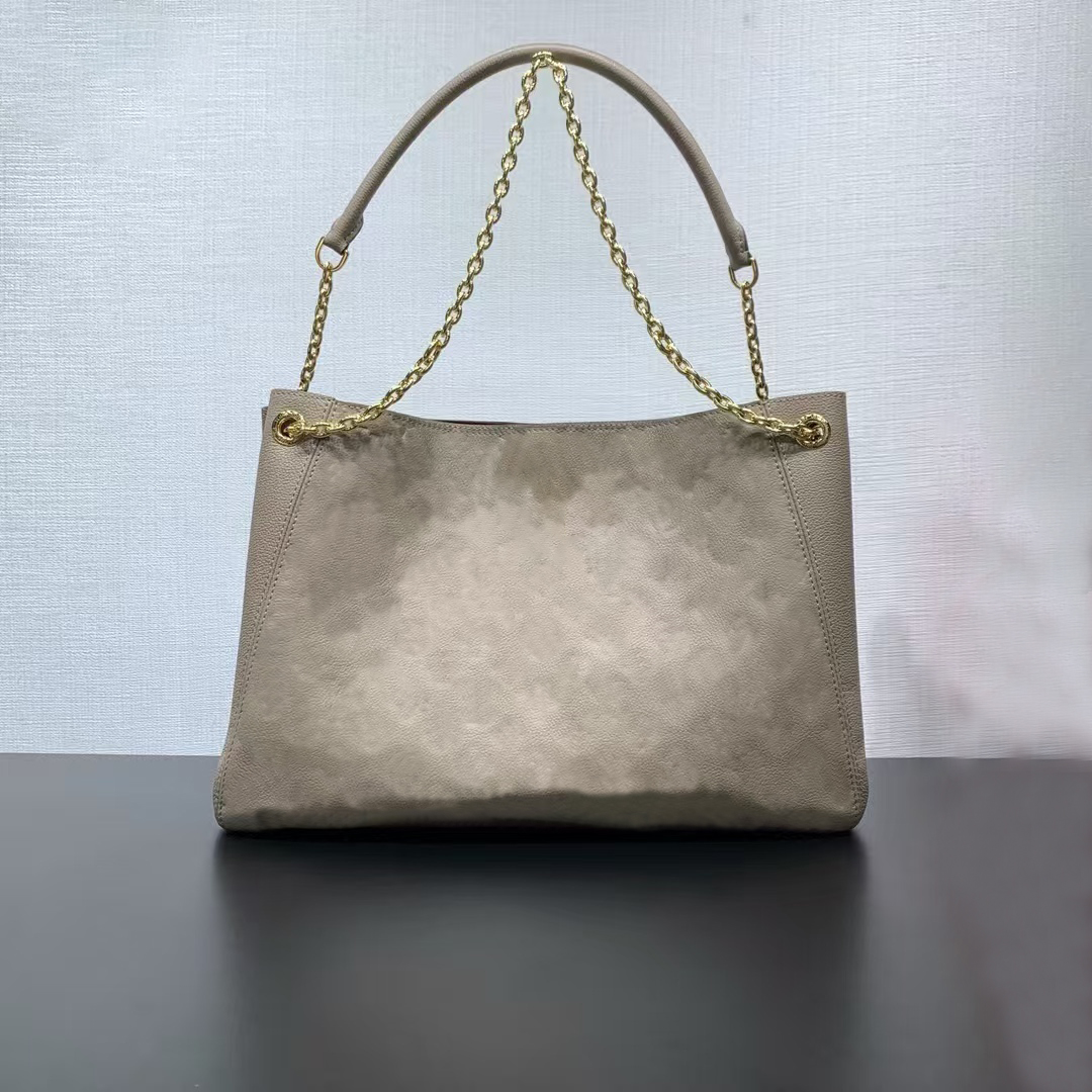 Spring and summer new women's fashionable atmosphere simple imported shoulder bag 2025