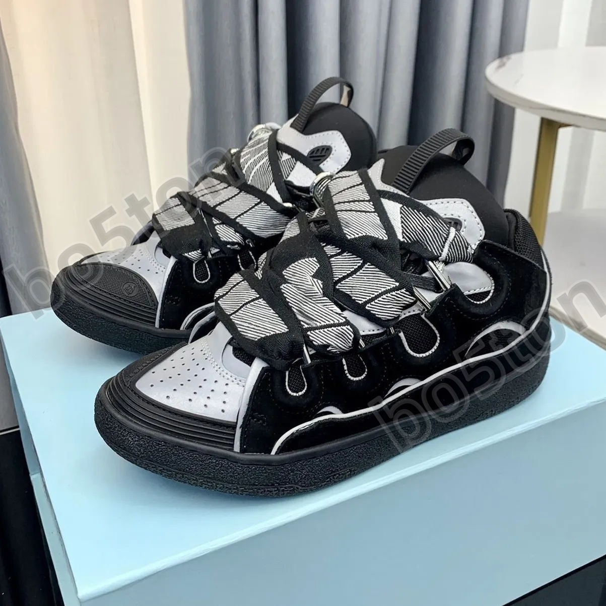 Designer Curb Sneakers Luxury Casual Shoes For Men Women Platform Sneaker Black White Grey Pink Blue Graffiti Extraordinary Outdoor Mens Trainers Size 35-47