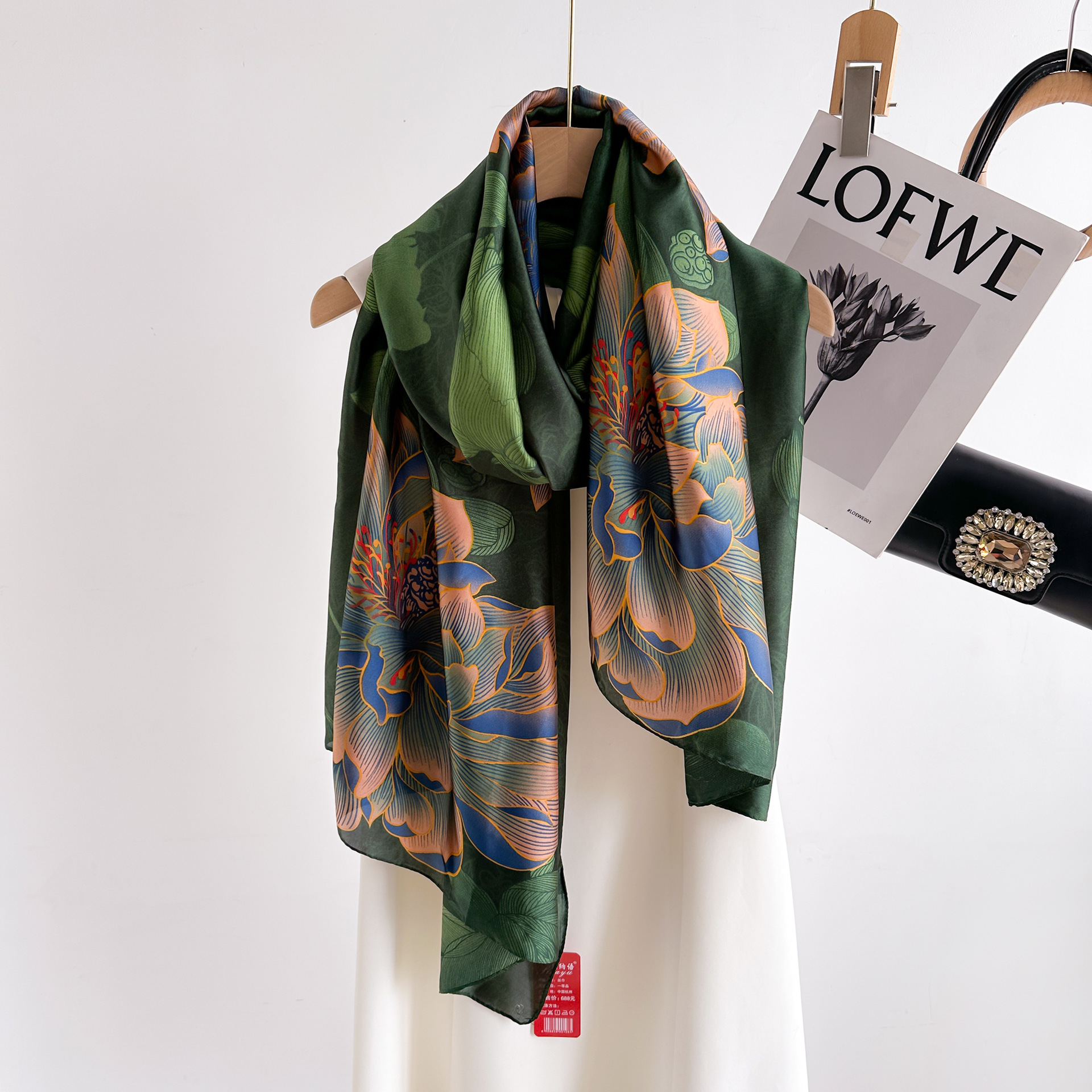 K666 Ethnic style scarf, seaside travel beach towel, printed silk scarf, sunscreen shawl, imitation silk scarf, internet celebrity neck scarf