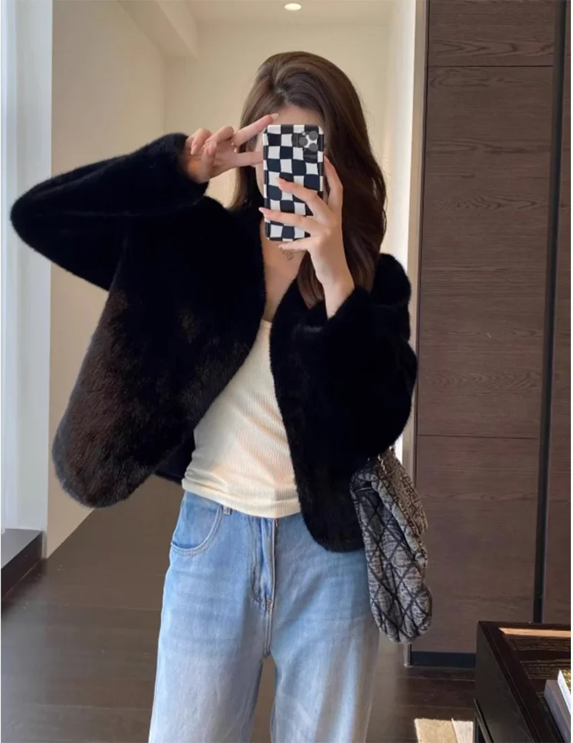 Elegant Women's Faux Fur Coat with Long Sleeves for Autumn/Winter - Warm V-neck Design