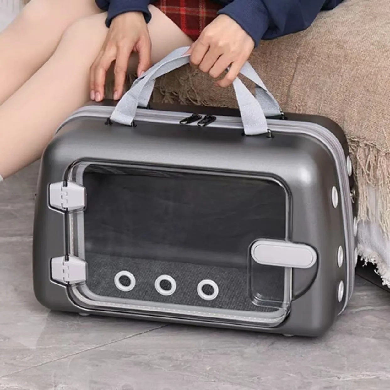 Boarding pet bag, cat outdoor bag, hand-held rabbit bag, large capacity crossbody, single shoulder dog bag, pet spacecraft bag
