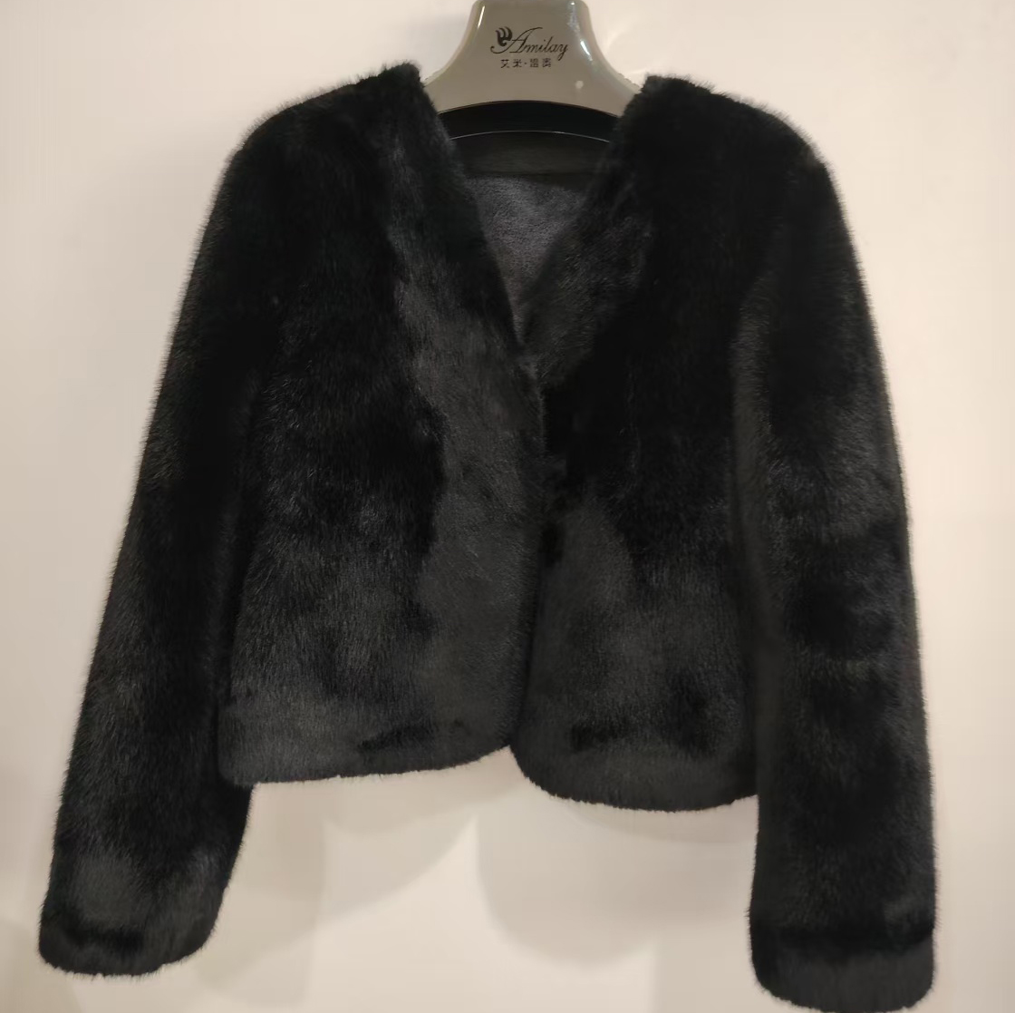 Elegant Women's Faux Fur Coat with Long Sleeves for Autumn/Winter - Warm V-neck Design