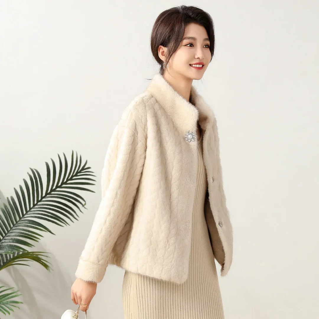 Elegantly Designed Women's Faux Mink Coat with Texture Ideal Autumn/Winter Layering Piece