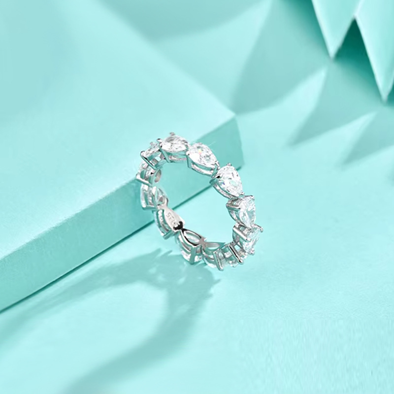 New 925 Sterling Silver Ring for Women, Candy-Shaped Design with Row of Diamonds, Fashionable, Non-Tarnish, Trendy Jewelry