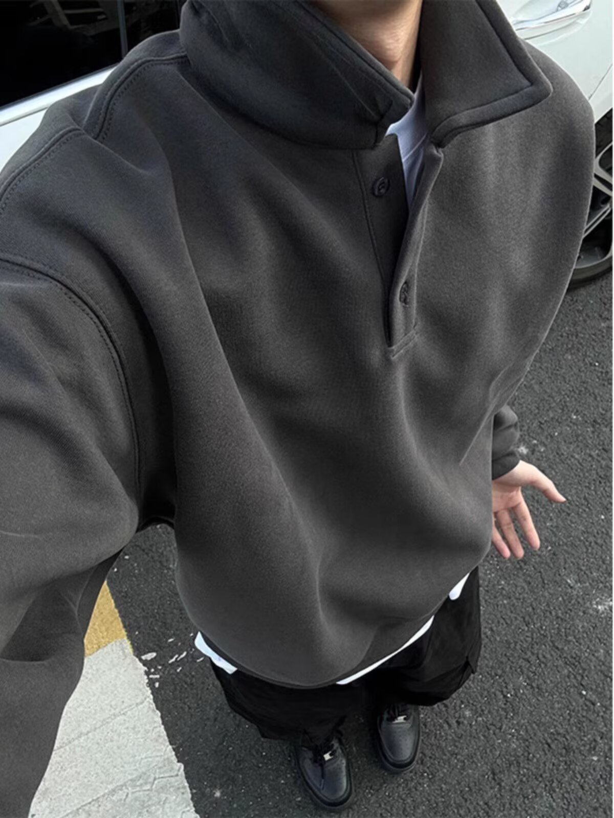 Dark gray polo collar sweatshirt for men in spring autumn, a high-end feel, paired with long sleeved undershirt and American style lapel jacket