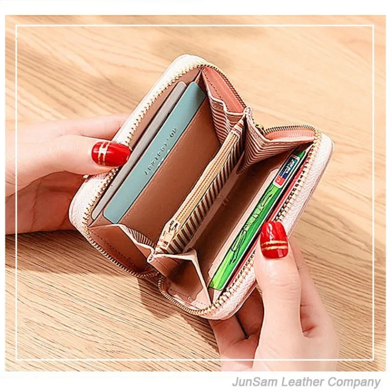 Little Bear Decoration Womens New Fashion Short Coin Purse Card Holder Small Ladies Wallet Female Hasp Mini Clutch R250508 Y260206