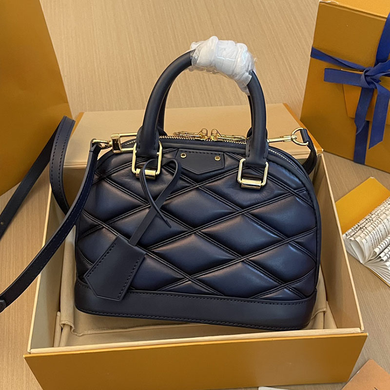 Exact Mirror Quality Lamb Leather Crossbody Bag Designer Shell Bag Women Top Handle Handbag Designer Shoulder Bag With Gift Box LA02B6