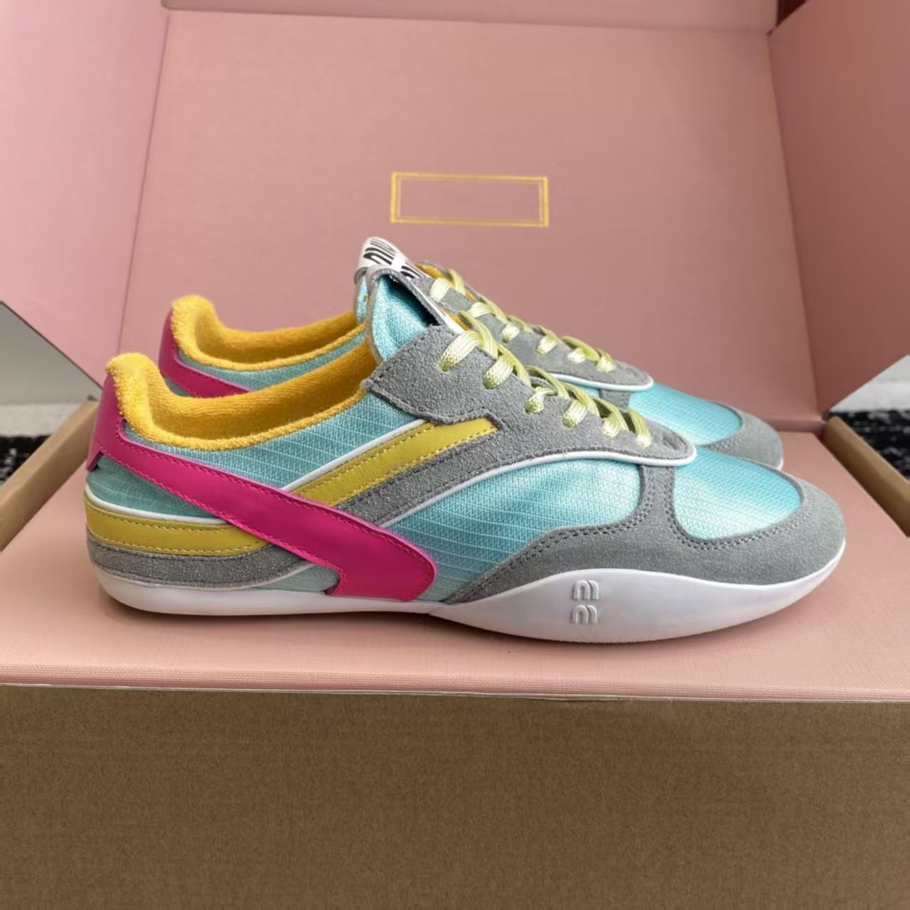 Designer Women's Casual Shoes Fitness Technology Fabric Suede Sports Shoes Classic Fashion Multi functional Shoes