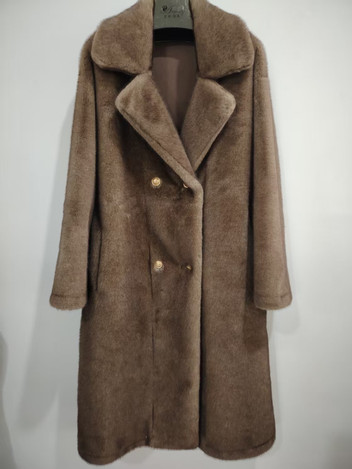 Trendy Ladies' Long Jacket with Soft Synthetic Pelt Fabric for Cold Weather Protection