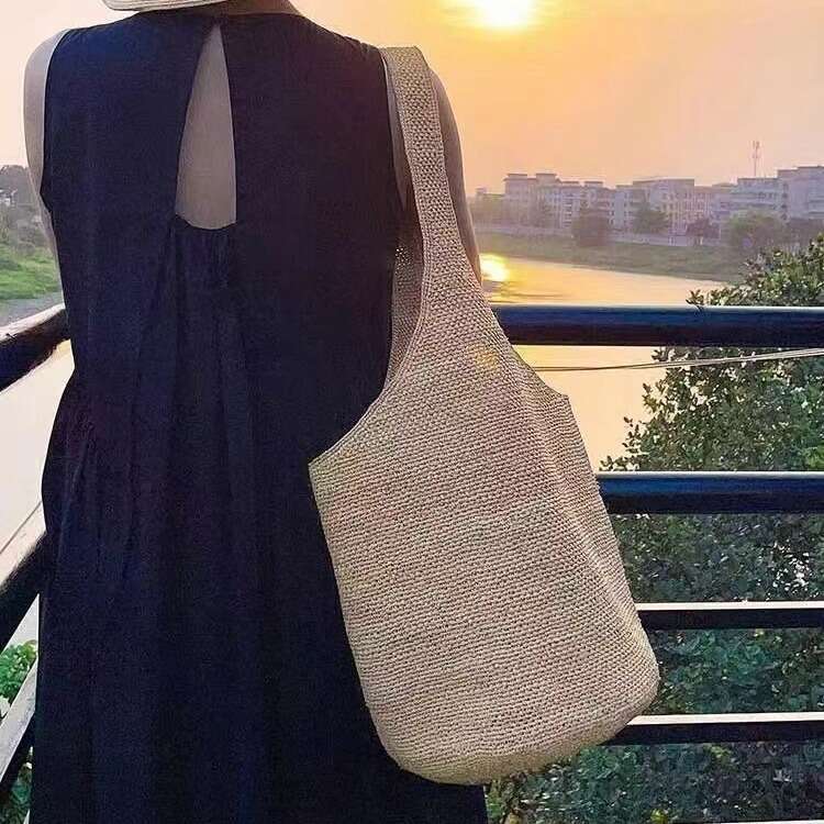 Beach Bag Japanese And Korean Feng Shui Bucket Handmade Woven Lafite Grass Women S Summer Beach Travel Shoulder Bag KQ