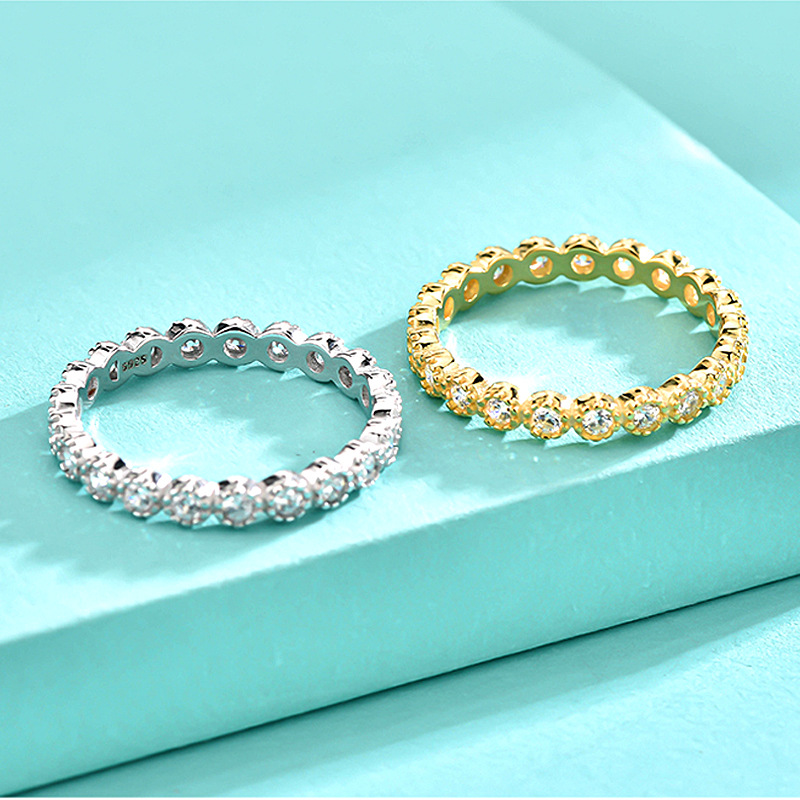 Sophisticated Unisex 925 Sterling Jewelry Piece with Polished Surface & Clear Cz Gemstones