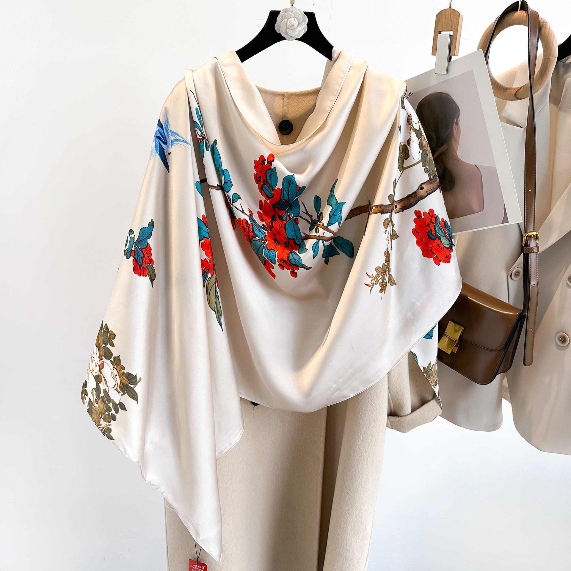 K666 Ethnic style scarf, seaside travel beach towel, printed silk scarf, sunscreen shawl, imitation silk scarf, internet celebrity neck scarf
