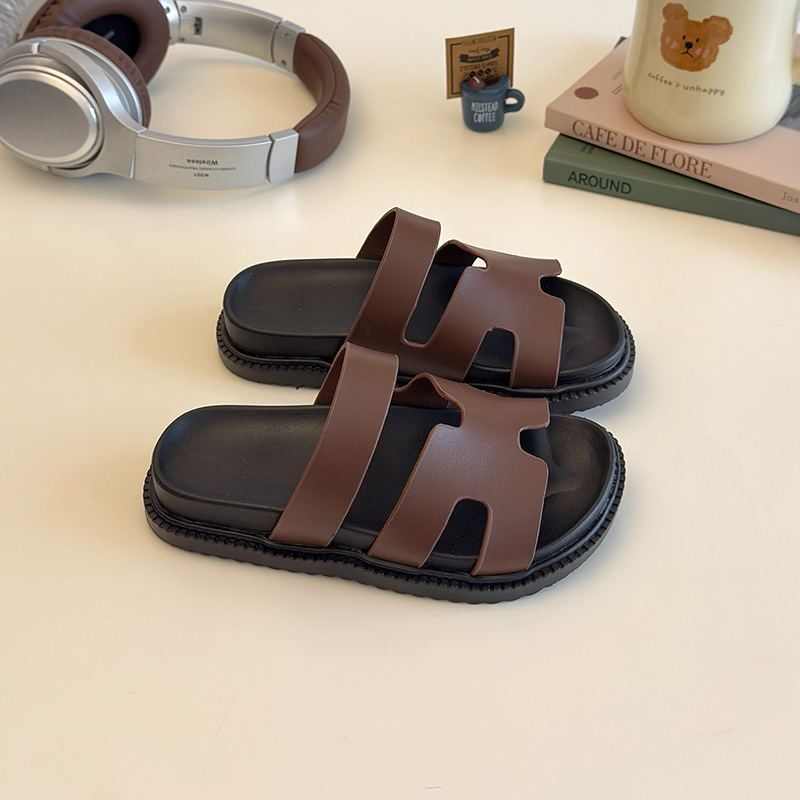 2025 children's slippers, unisex style for boys soft sole hollow-out design cool slippers for girls aged 6 - 12 fashionable beach shoes