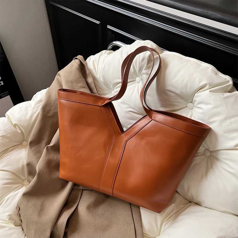 Fashion Large Capacity Tote Bag 2025 New Commuter Shoulder Bag Eco-friendly Pu Advanced Sense Of Fashion Casual Womens Bag Z250509