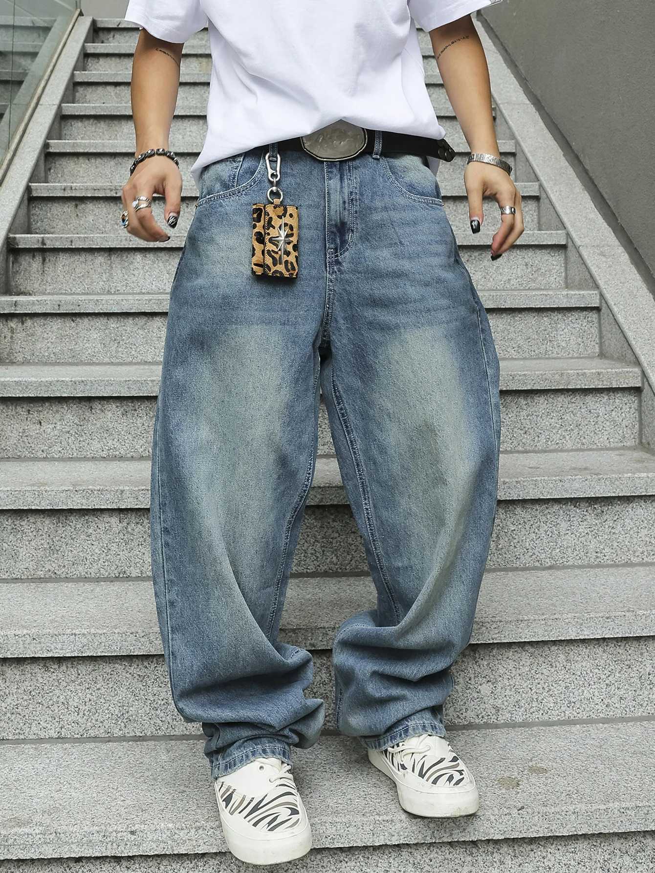 Mens Relaxed Straight Fit Jeans Non-Stretch Designer Star Waistband Light Blue Color Wash Relaxed Slouchy Straight Jeans W250510