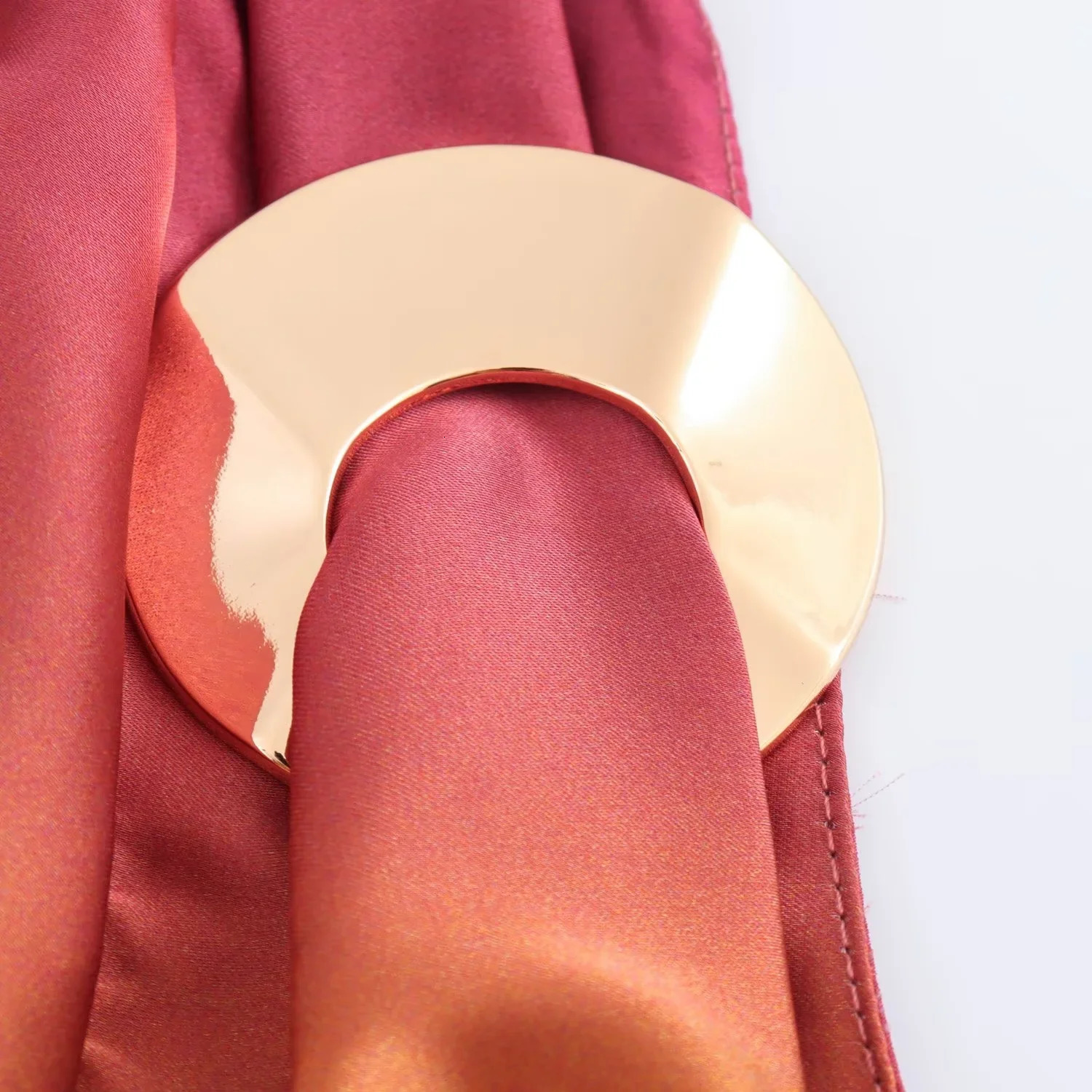 products for autumn 2024 European and American womens printed satin contrasting color sleeveless round neck top half sleeve set 250430Z