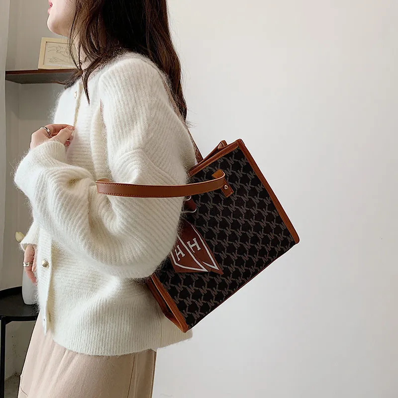 2025 new designer shoulder bags for womans tote bag handbag flap women messenger bag crossbody silk ribbon totes bag