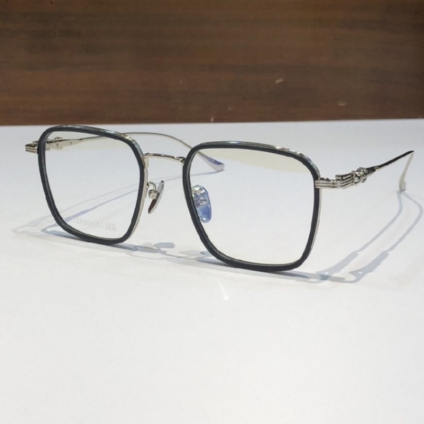 High Quality Men optical glasses Classic Luxury Designer Women eyeglass Titanium Punk Business Design Prescription Spectacle Frames with box 8105 SIZE