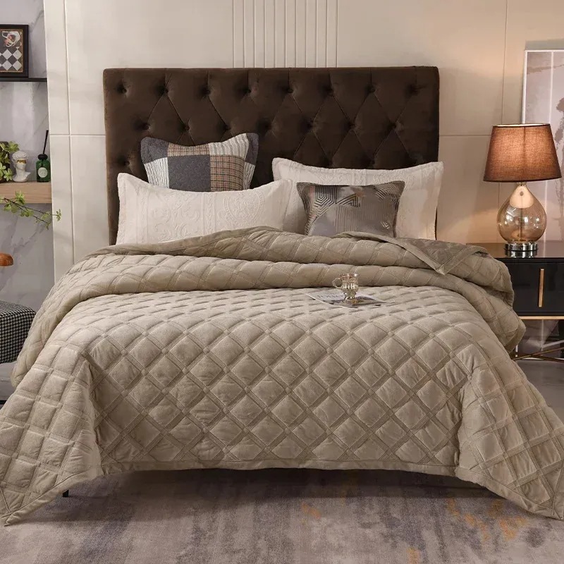 Solid Embroidered Bedspread Quilt Set 3pcs Quilted Bedding Cotton Quilts Bed Covers Pillowcase Blanket King Queen Size Coverlets 252033 DJ