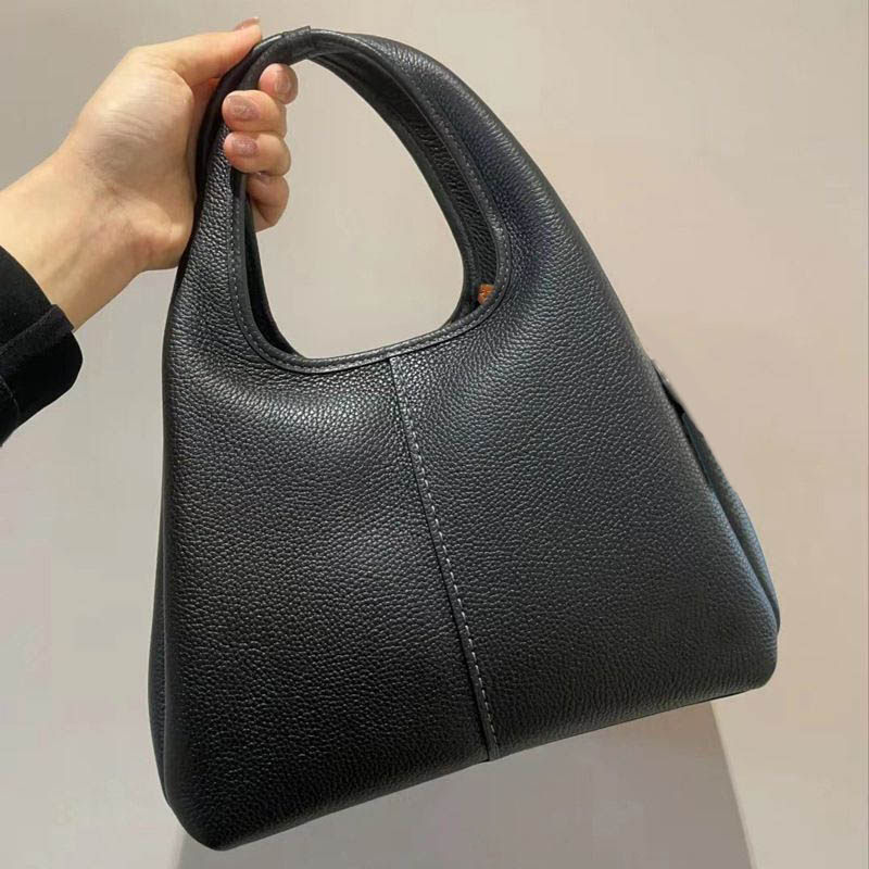 2025 Designer Lana 23 Basket Leather Magnetic Buckle Crossbody Fabric Lining Wallet Bucket Versatile Shoulder Bag