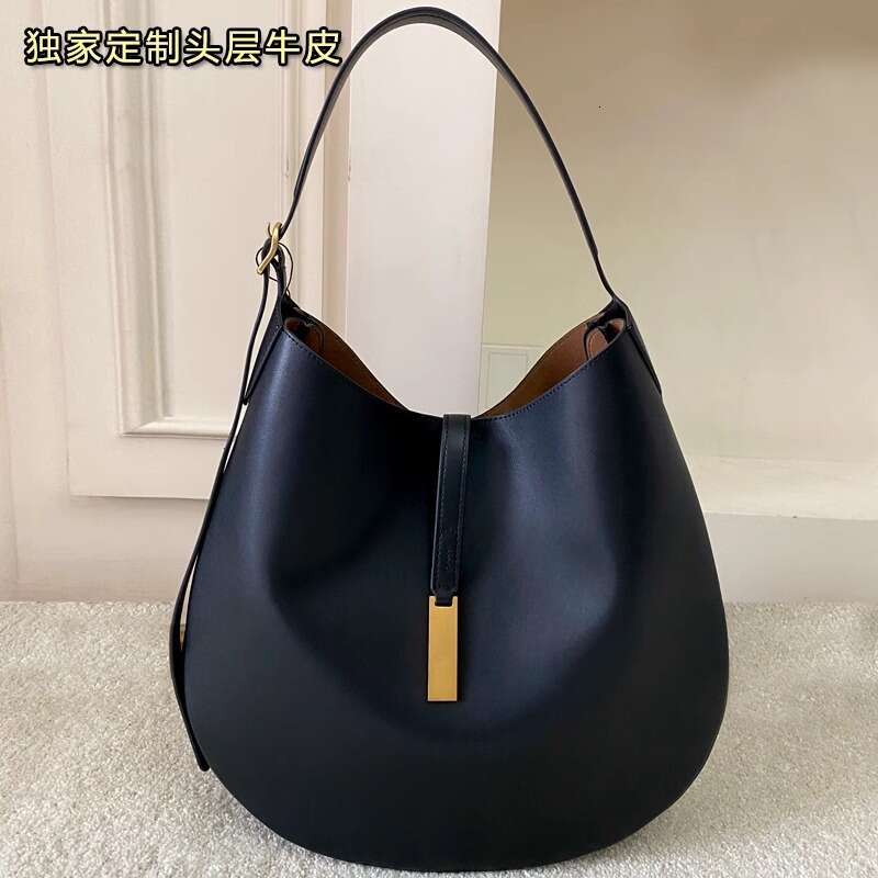 Japanese and Korean Instagram Trendy Zheng Xiujing Same Polo IDl Deer Leather Cowboy Crescent Cross Shoulder Carrying Underarm Saddle Songbag