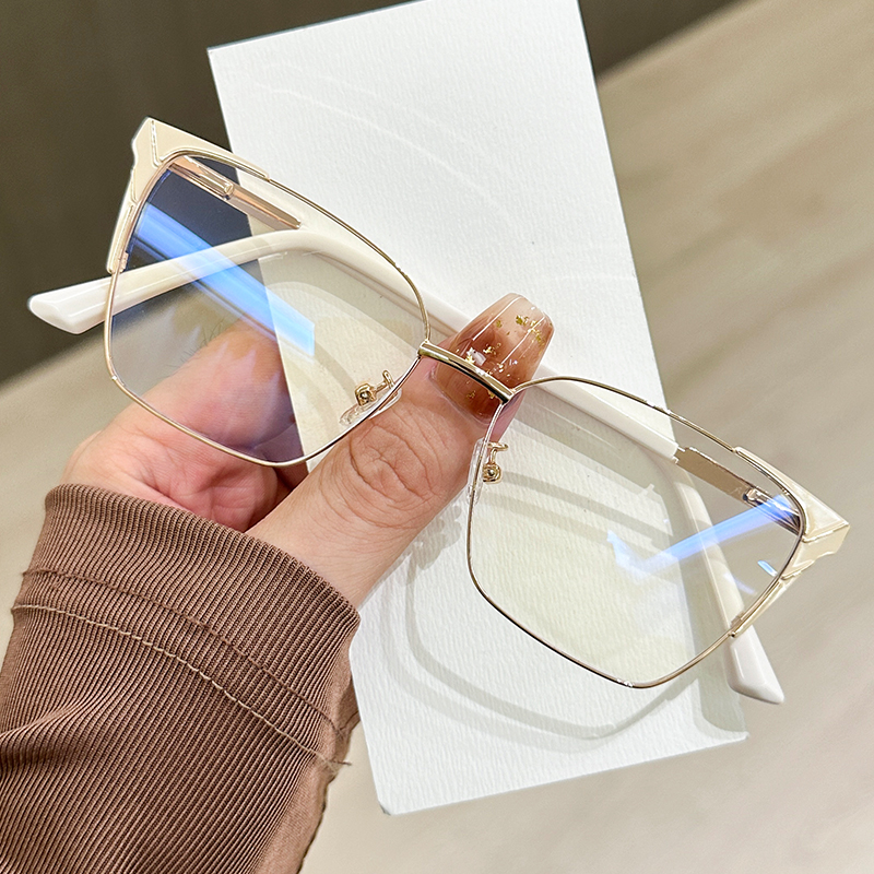 New Men Womens Sunglasses Hundred Matching Anti Blue Reading Glasses Metal Eyeglasses Frame net Red Vegan Face Repair Designer Decorative Glasses Can 