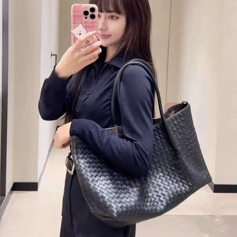 New hand woven women s capacity cowhide shoulder tote fashionable handbag simple large bag commuting