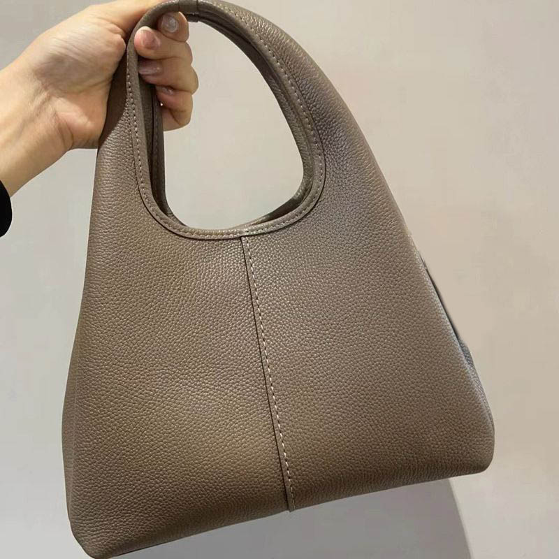 2025 Designer Lana 23 Basket Leather Magnetic Buckle Crossbody Fabric Lining Wallet Bucket Versatile Shoulder Bag