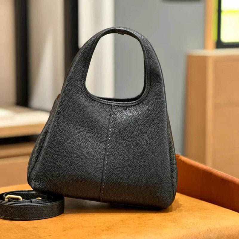 2025 Designer Lana 23 Basket Leather Magnetic Buckle Crossbody Fabric Lining Wallet Bucket Versatile Shoulder Bag