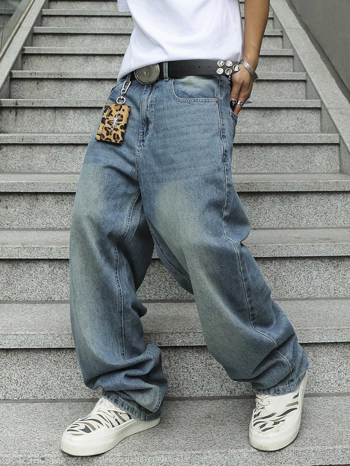 Mens Relaxed Straight Fit Jeans Non-Stretch Designer Star Waistband Light Blue Color Wash Relaxed Slouchy Straight Jeans W250510