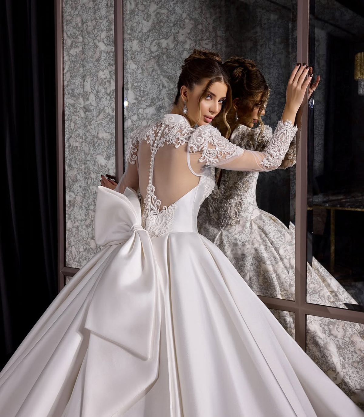 Simple Wedding Dress V Neck Appliques Bridal Dresses A Line Pearls Long Sleeves Shiny Beading Princess Sweep Train Bride Gowns Plus Size Custom Made