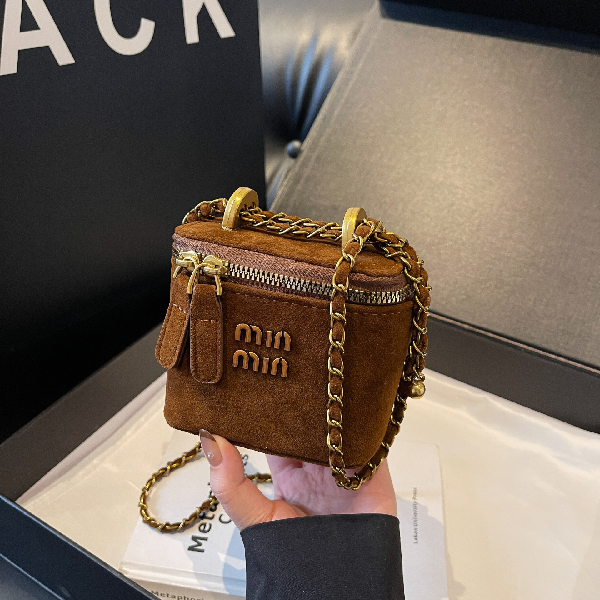2025 Designer Retro Matte Small Square Bag with Chain Strap, Korean - Style Versatile Shoulder / Crossbody Purse